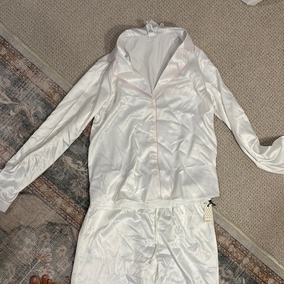 Forever 21 White Satin Pajama Set Wrap-Style - Picture 1 of 5